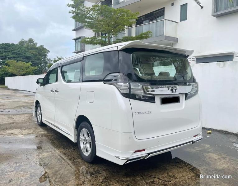 Toyota Vellfire 2. 5 8-seater for sale - image 2