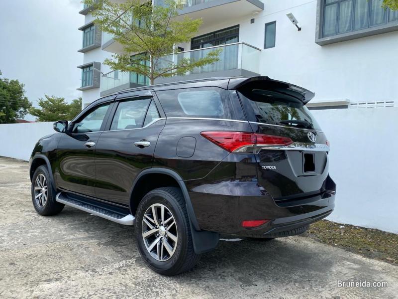 Toyota Fortuner 2. 7 - image 2