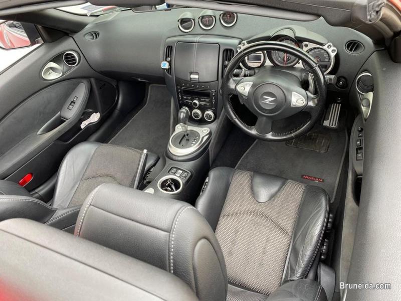 Nissan 370Z Convertible - image 3