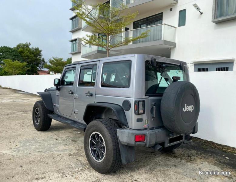 Jeep Wrangler Sahara Unlimited 3. 6 V6 4WD - image 2