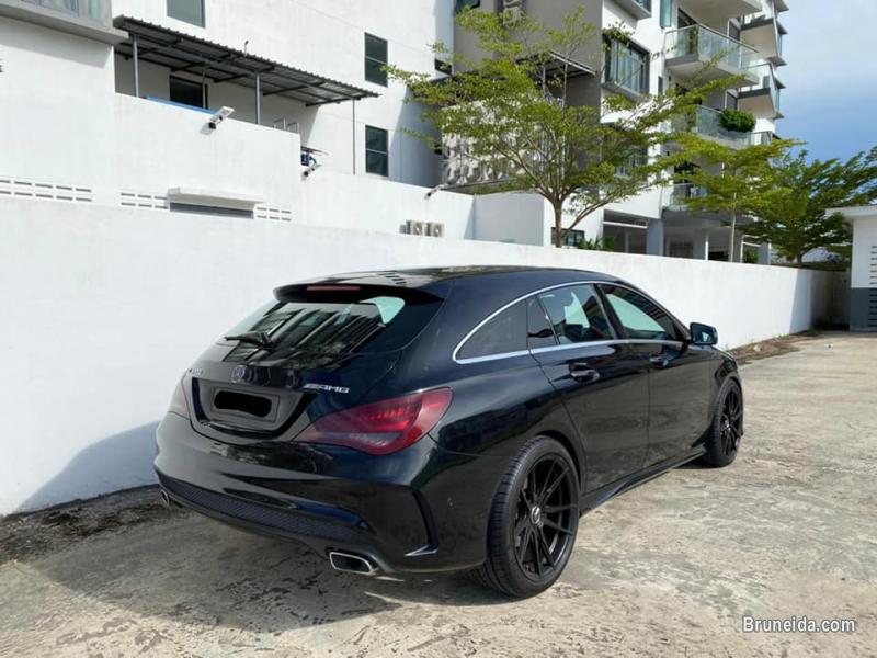 Mercedes CLA200 Shooting Brake AMG line - image 2