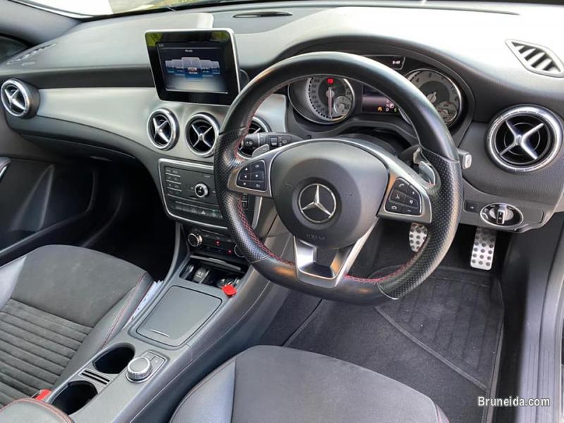 Mercedes CLA200 Shooting Brake AMG line - image 3