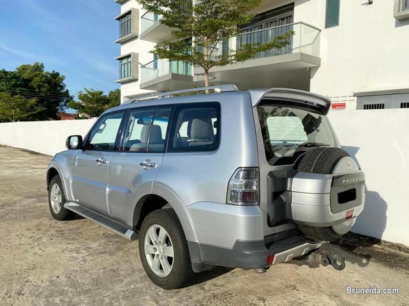 Mitsubishi Pajero 3. 2L 4WD Diesel - image 2
