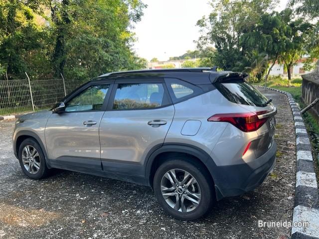 2020 Kia Seltos, GL 1.6 (A), Steel Grey Black Roof - image 5