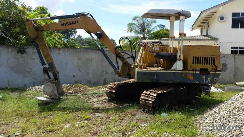 Nissan N-31SS6 Excavator - image 1