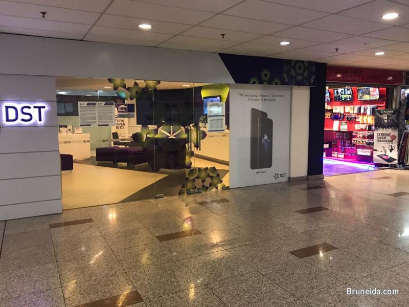 Modern SHOP for RENT in AIRPORT MALL - FREE $20, 000 cabinets etc - image 2