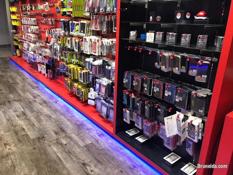 Modern SHOP for RENT in AIRPORT MALL - FREE $20, 000 cabinets etc - image 5