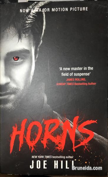 Second hand, barely use novels for sale! - image 1