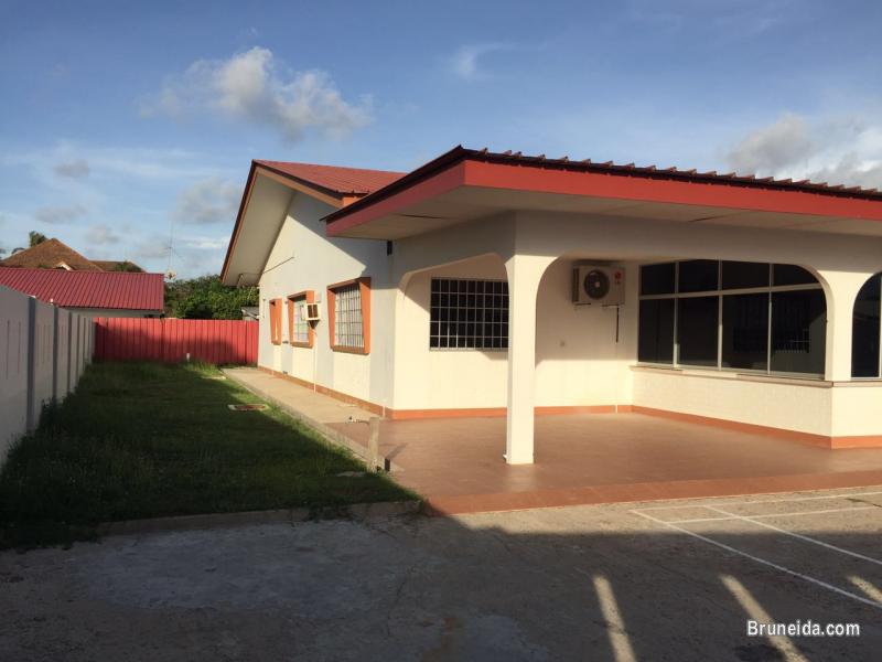 HOUSE FOR RENT - image 2