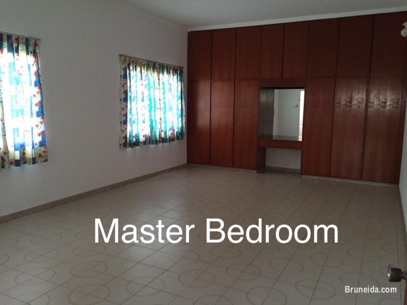 HOUSE IN KB FOR RENT - image 5