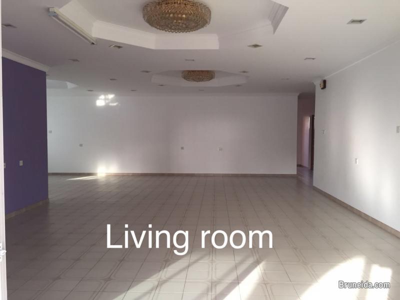 HOUSE IN KB FOR RENT - image 6