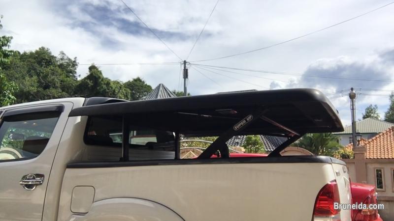 Toyota Hilux 2013 model - image 3