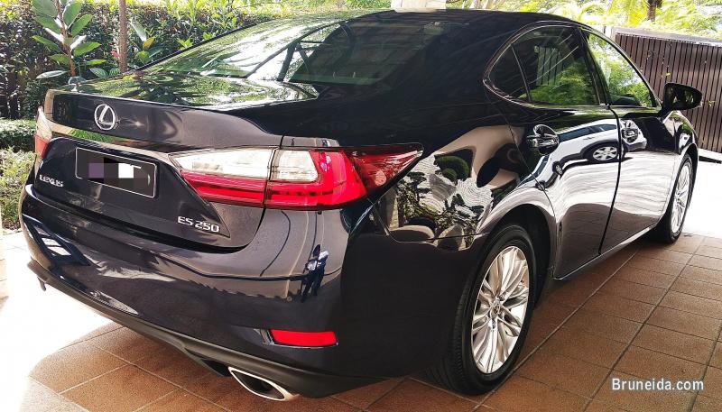 Pre-owned Lexus ES250 for sale - image 2