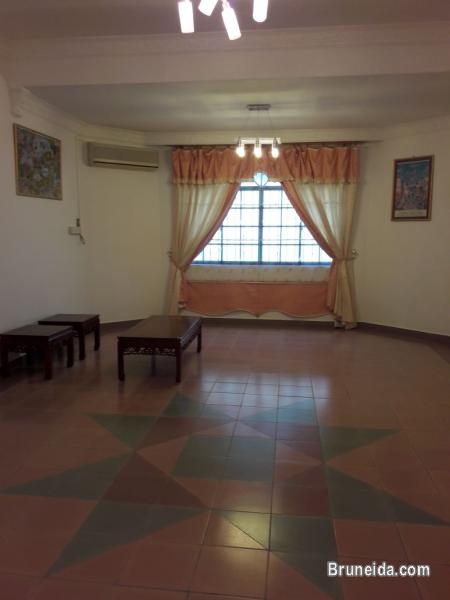 Large 2 Storey Detached House for Sale! - image 4