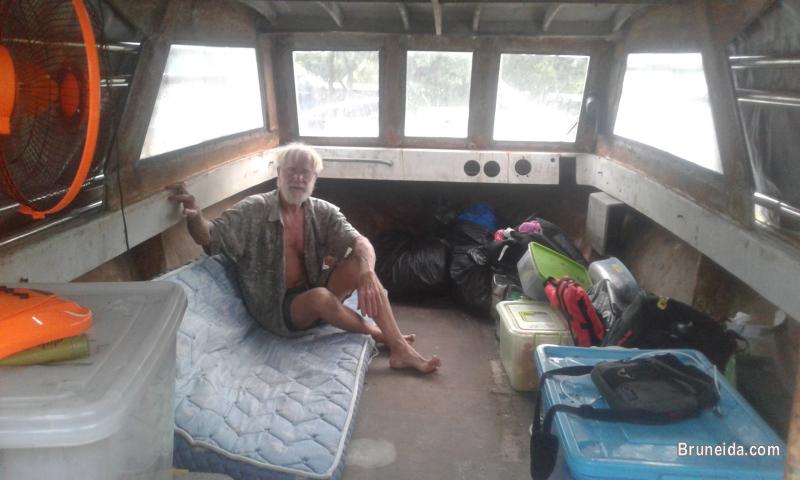 1/2 cabin boat - image 2