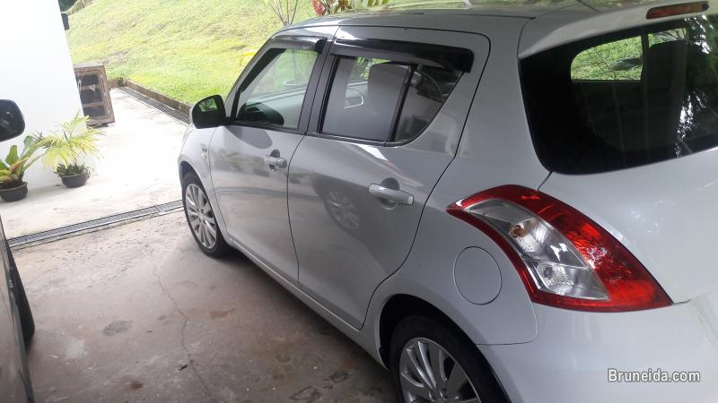 Very Low Mileage, excellent condition Suzuki Swift - image 2