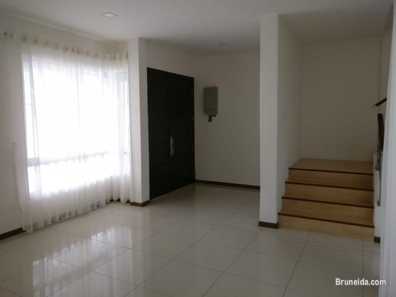 Modern Intermediate Terrace For RENT Sg Akar/Manggis - image 2