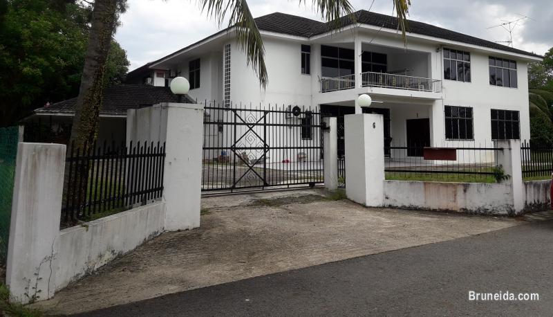 Double Storey House For Rent - image 1