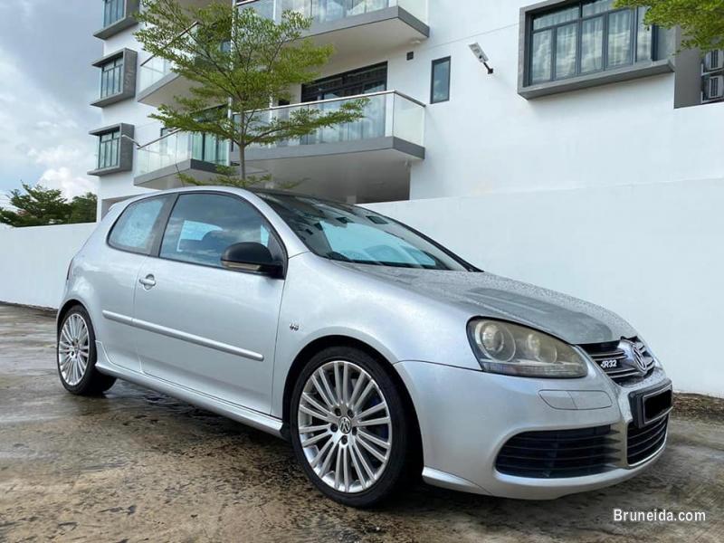 Volkswagen Golf R32 MK5 V6 - image 1