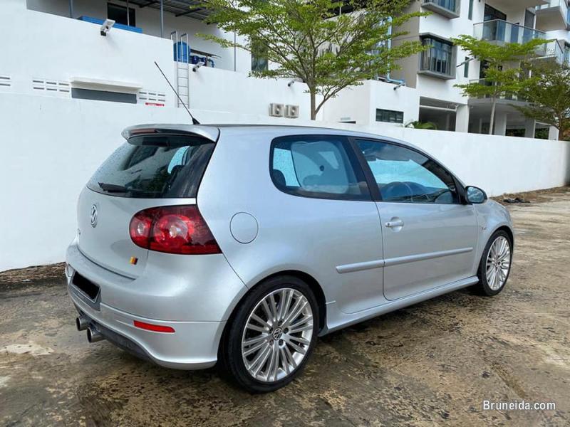 Volkswagen Golf R32 MK5 V6 - image 2
