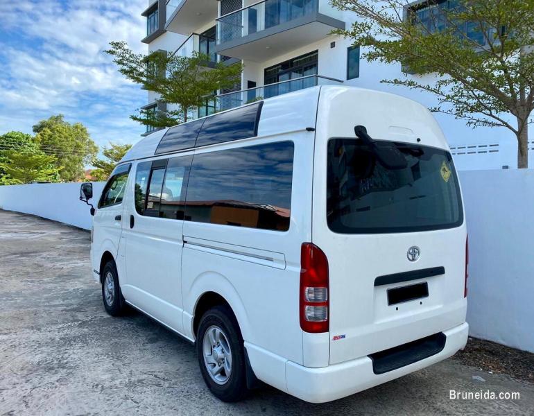 Toyota Hiace 2. 5 (High Roof) - image 2