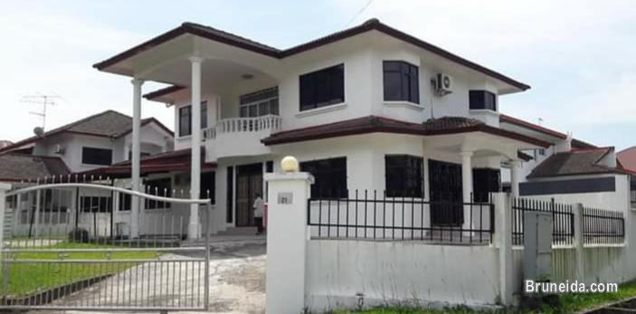 2 Storey House for Rent - image 1