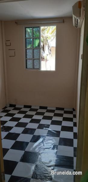ROOM FOR RENT - image 1