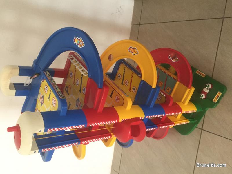 Pictures of Hot Wheels Set