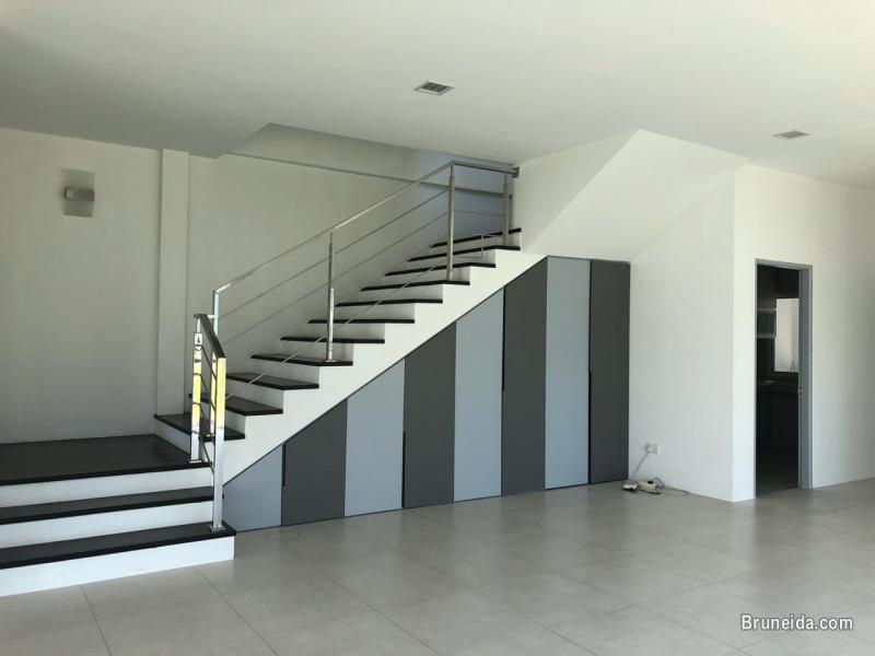 CORNER UNIT TERRACE HOUSE FOR RENT - image 7