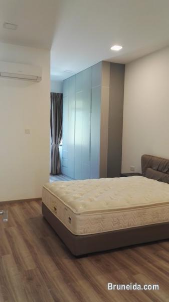 Modern Design Double storey Linked Semi-Detached for rent - image 10