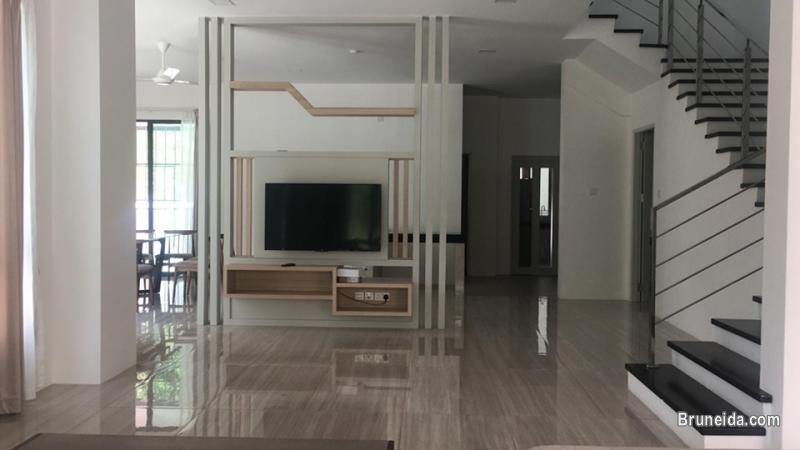 Modern Design Double storey Linked Semi-Detached for rent - image 4