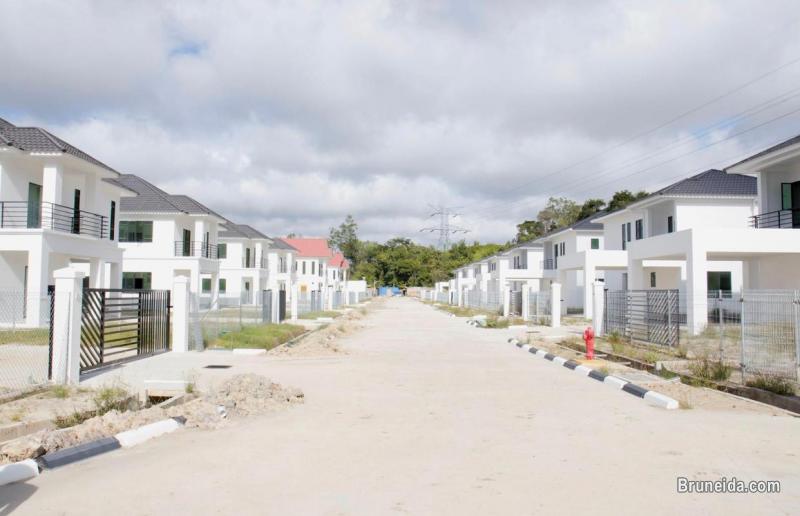 BRAND NEW SEMI-DETACHED FOR SALE - image 2