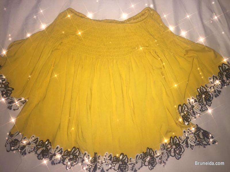 Selling preloved clothes - image 1