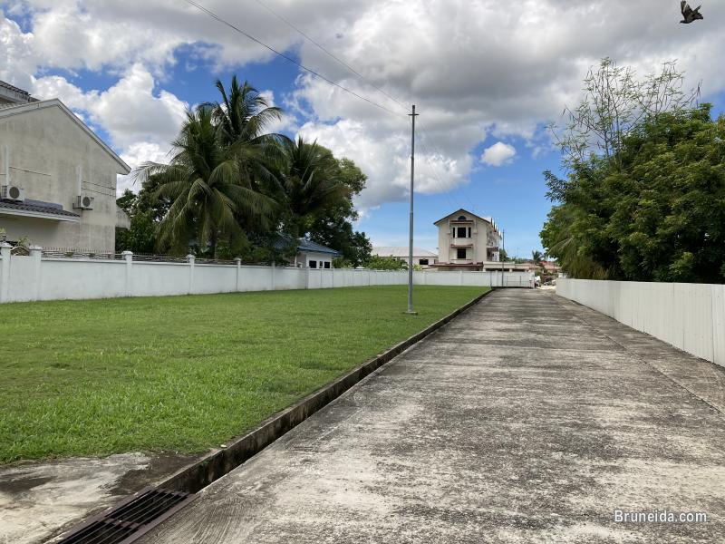 DOUBLE STOREY DETACHED HOUSE FOR RENT - image 2