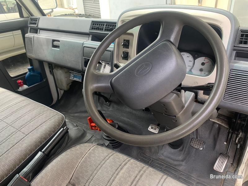 Daihatsu Delta Refrigerated Truck - image 2