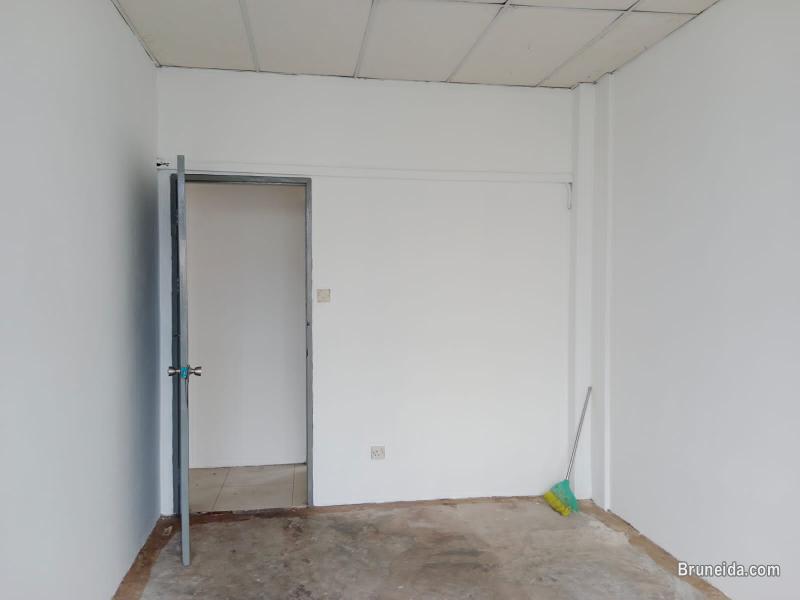 SOLDCoCircle Kiulap-Office 2 with window front (3 years contract) - image 3