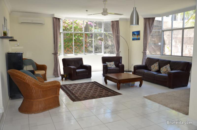 UHFS-118  USED DETACHED HOUSE FOR SALE @ KG KAPOK - image 3