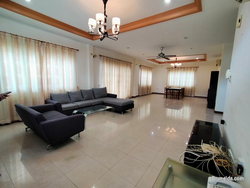 UHFS-122 USED DETACHED HOUSE FOR SALE @ BERAKAS - image 2