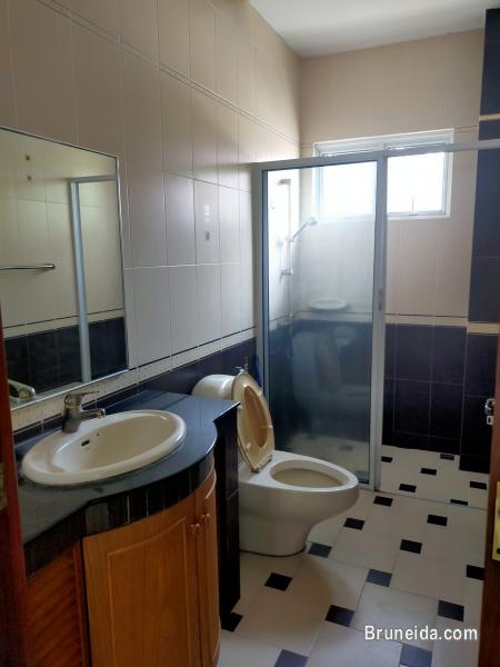 UHFS-122 USED DETACHED HOUSE FOR SALE @ BERAKAS - image 6