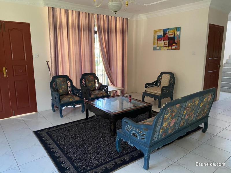 HFR-283   DETACHED HOUSE FOR RENT @ BERAKAS - image 4