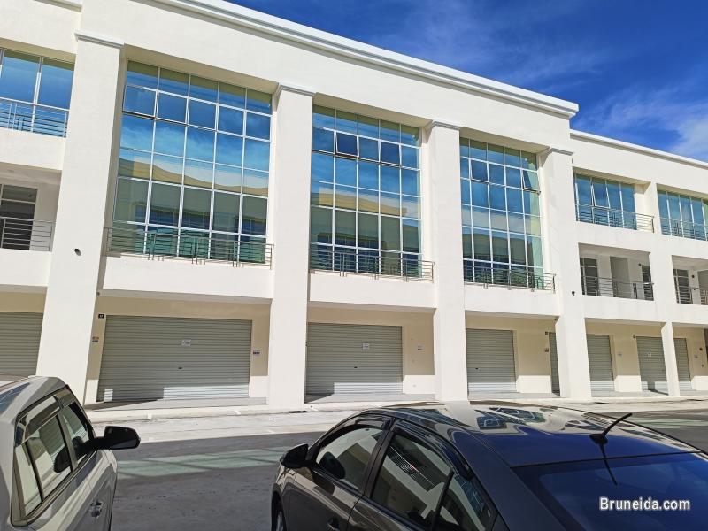 SFR-57   SHOPHOUSES FOR RENT @ KIULAP - image 1