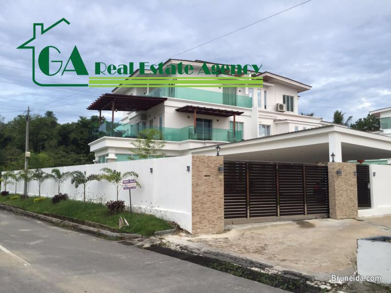 HFR-297  3-STOREY SEMI-DETACHED HOUSE FOR RENT @ BATU BERSURAT - image 1