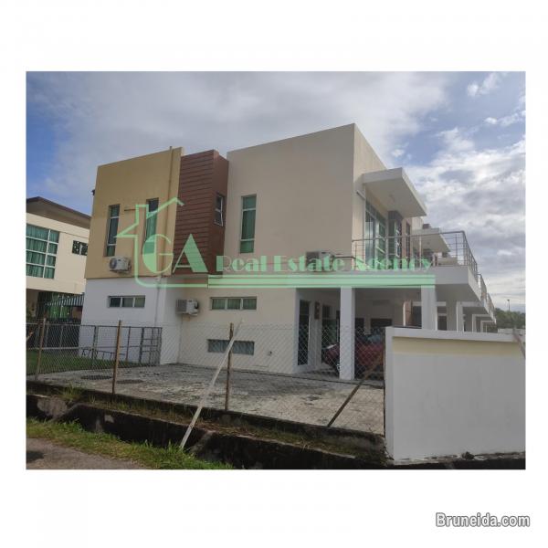 Double-storey terrace (corner unit) in Kg Mata-Mata (UHFS-132) - image 2