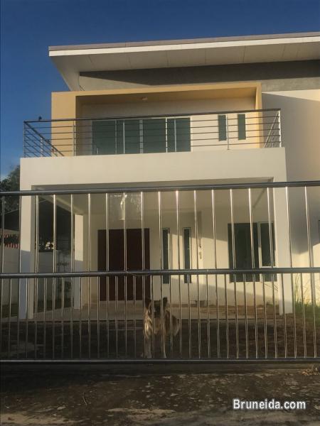 HFR-253 SEMI-D FOR RENT @ BERAKAS - image 2