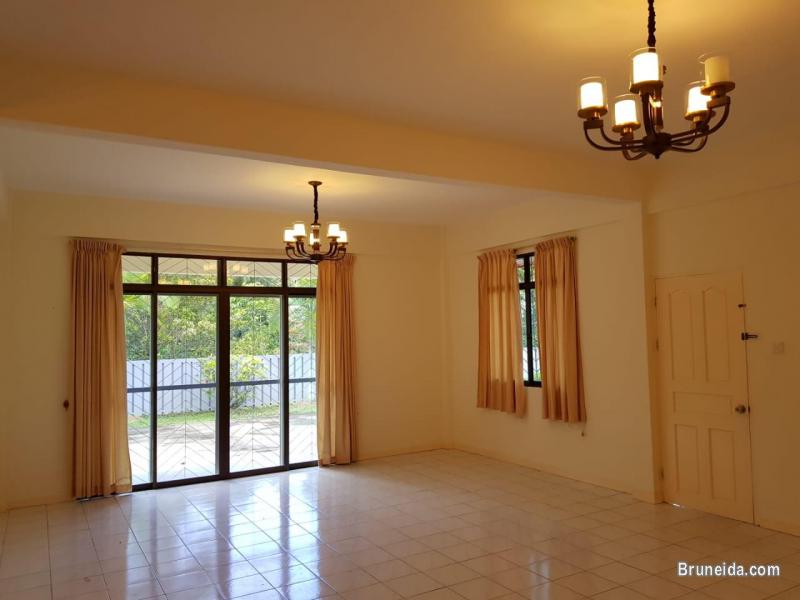 UHFS-99  USED DETACHED HOUSE FOR SALE @ KG SALAR - image 3
