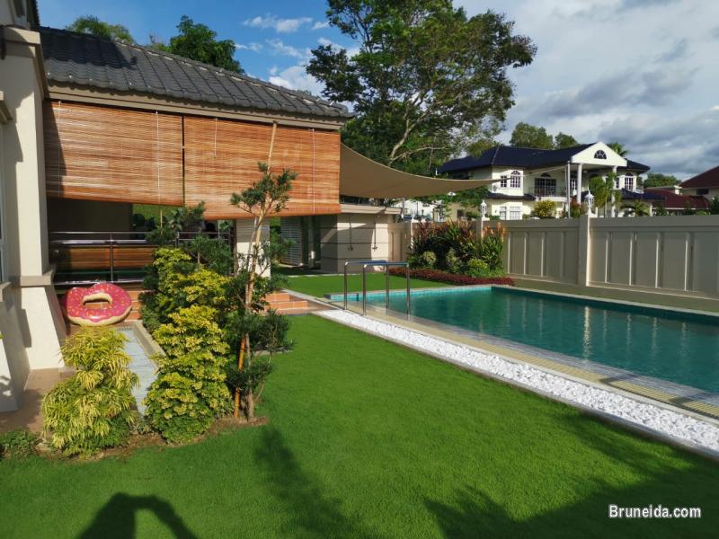 UHFS-107   EXECUTIVE DETACHED HOUSE FOR SALE @ JLN TUNGKU - image 3