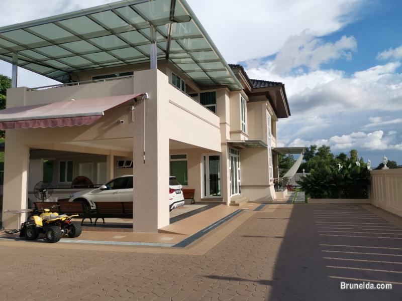 HFR-261  EXECUTIVE DETACHED HOUSE FOR RENT @ JLN TUNGKU - image 1