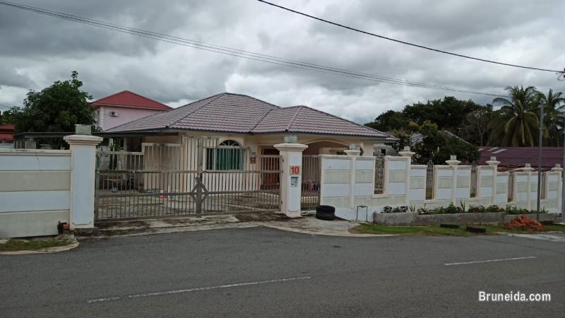 HFR-263  BUNGALOW FOR RENT @ JLN KEBANGSAAN - image 1