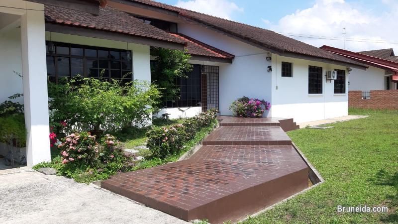 BUNGALOW CANADIAN STYLE HOUSE FOR SALE AT KILANAS - image 1