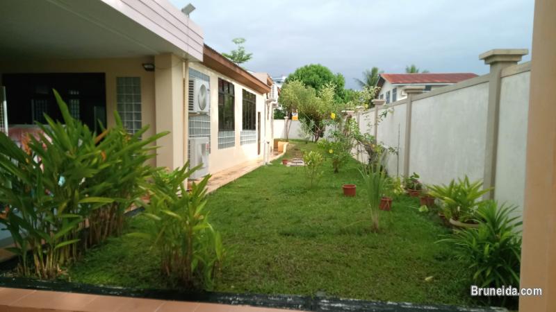 LUXURIOUS, EXECUTIVE HOUSE FOR SALE /BUSINESS TAKEOVER - image 2